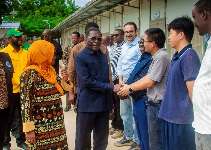 MH. MIZENGO PINDA AFANYA ZIARA BANDARI YA KISASA YA UVUVI KILWA MASOKO